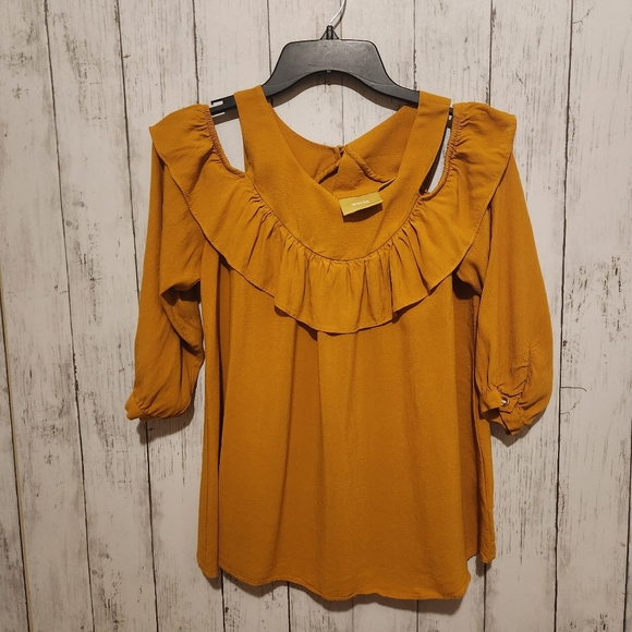 Maeve Cold Shoulder Top - Picture 1 of 2